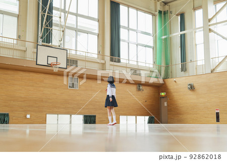 体育館 制服 女子高生 体育館 制服 女子高生 92862018