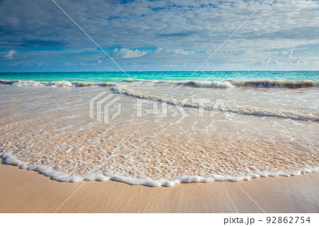 Tropical paradise: Cancun caribbean beach, Riviera Maya, Mexico 92862754