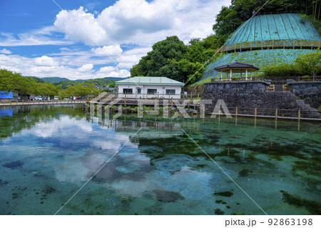 鹿児島県霧島山麓丸池湧水 鹿児島県霧島山麓丸池湧水 92863198