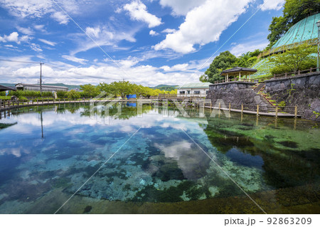 鹿児島県霧島山麓丸池湧水 鹿児島県霧島山麓丸池湧水 92863209