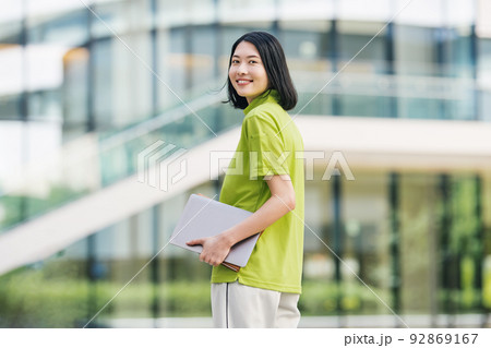介護士の女性ポートレート 介護士の女性ポートレート 92869167