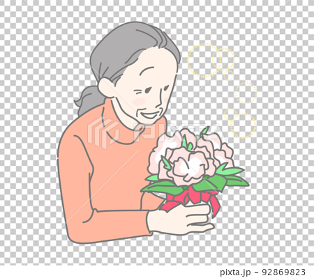 花束を手に持って嬉しそうな笑顔のおばあちゃん 92869823