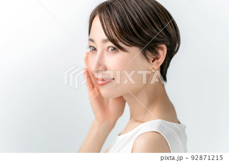 美容　女性　白バック 92871215