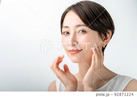 美容　女性　白バック 92871224
