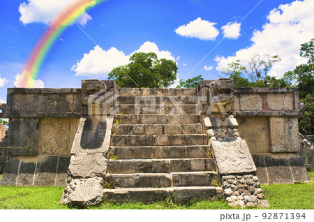 ユカタン半島・マヤ文明の夢の跡 92871394