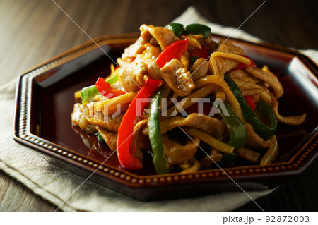 彩り豚肉の青椒肉絲(チンジャオロース) 彩り豚肉の青椒肉絲(チンジャオロース) 92872003