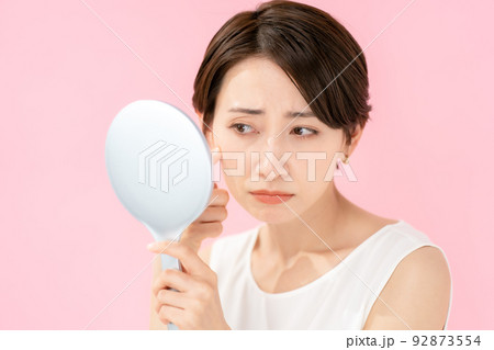 女性　スキンケア　ピンクバック 92873554