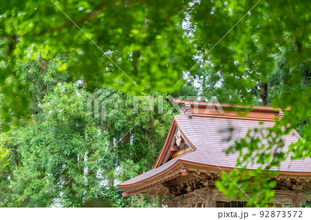 加美郡加美町　鹿島神社　鐘つき堂　新緑 92873572