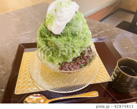 おいしそうな宇治金時　かき氷 92874815