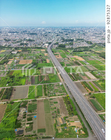 空撮「埼玉県」見沼田んぼと市街地・夏の風景 空撮「埼玉県」見沼田んぼと市街地・夏の風景 92875327