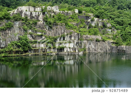 笠間市の石切山脈の採石場跡 笠間市の石切山脈の採石場跡 92875489