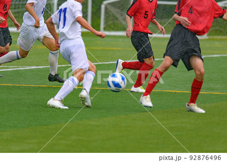 少年サッカー試合風景 92876496