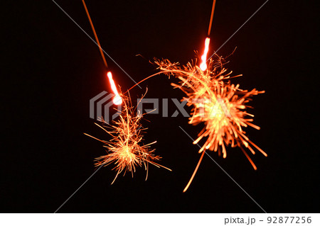 線香花火の風景 火花の変化 線香花火の風景 火花の変化 92877256
