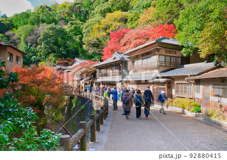 【大阪府】11月・紅葉シーズンの箕面公園 【大阪府】11月・紅葉シーズンの箕面公園 92880415
