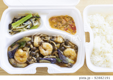 おいしい海老の四川唐辛子炒め弁当 おいしい海老の四川唐辛子炒め弁当 92882191