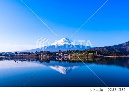 奥河口湖からの逆さ富士2022 92884585