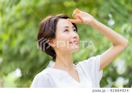 ミドル女性のビューティー 92884924