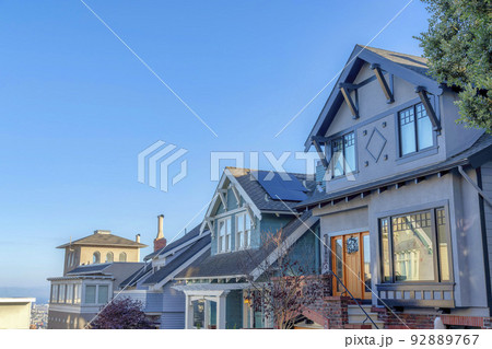 Exterior of houses in the suburbs of San Francisco, California 92889767