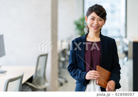 女性の活躍 女性の活躍 92898007