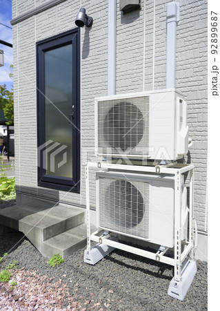 エアコンの室外機 92899687