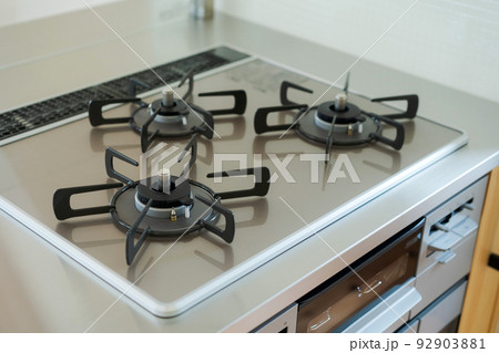 ガスコンロ　人物無し 92903881