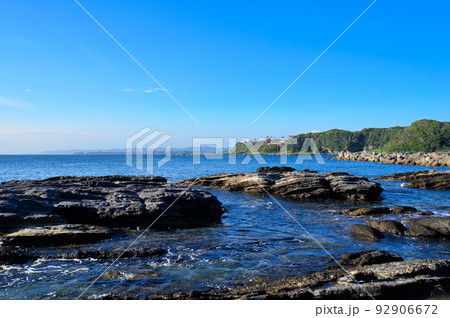 三浦半島・諸磯の海岸【神奈川県三浦市三崎町】 92906672