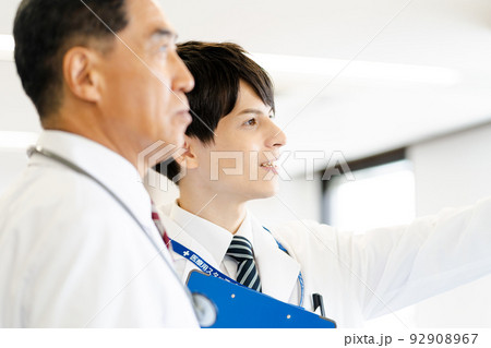 白衣、ドクター、医者、男性 92908967