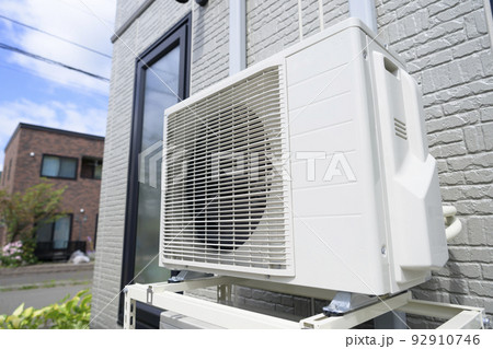 エアコンの室外機 エアコンの室外機 92910746