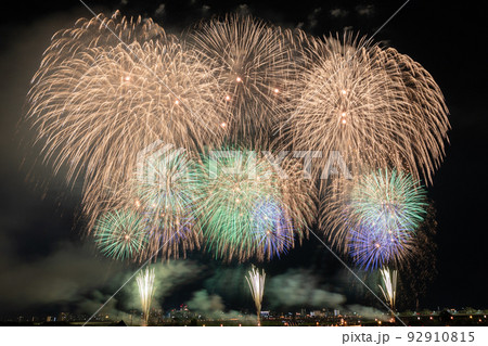 長岡に舞う花火 92910815