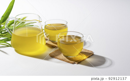 冷たい緑茶 92912137