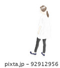 女性　後ろ姿　白Tシャツ 92912956