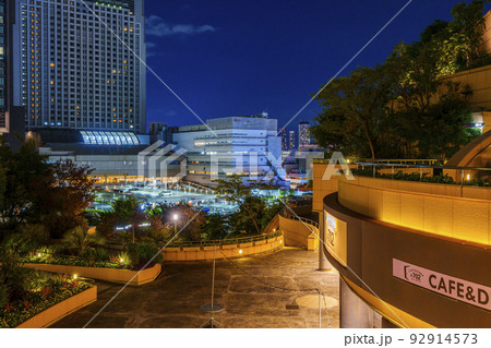 夜のパークスガーデン【なんばパークス】 92914573