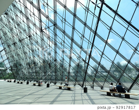 札幌の公園のガラスの壁 札幌の公園のガラスの壁 92917817