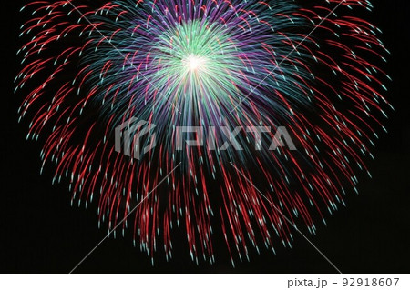 迫力満点の花火大会 迫力満点の花火大会 92918607