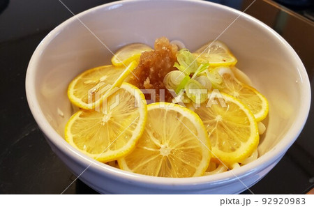 冷やしレモンうどん～おろしポン酢がけ 92920983