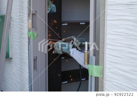 ドアの改修工事 92922522