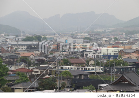 佐野市街を行く東武佐野線8000系(館林⇔葛生) 佐野市街を行く東武佐野線8000系(館林⇔葛生) 92924354