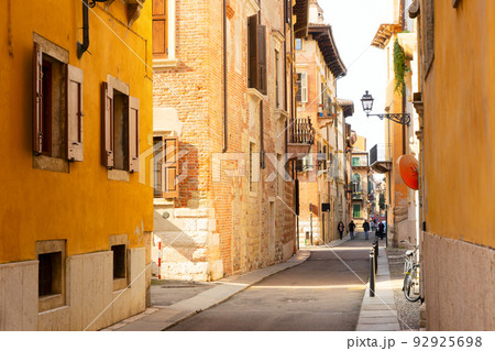 old town of Verona, Italy 92925698