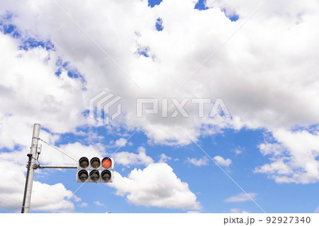 赤信号　空　雲 92927340