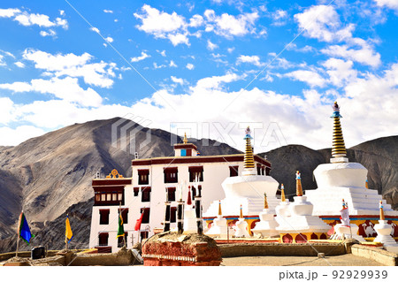 インド最北の秘境、ラダック地方ラマユルの朝 92929939