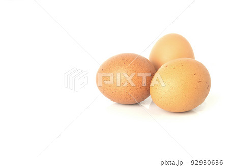 Fresh eggs are isolated on white background. 92930636