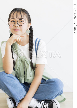 JC　私服 10代女の子の私服ポートレート 中学生 高校生の写真素材 [92932594] - PIXTA