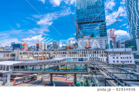 日本の東京都市景観 渋谷駅や東急東横店解体工事を望む。旧銀座線渋谷駅ホームの姿も=8月8日 日本の東京都市景観 渋谷駅や東急東横店解体工事を望む。旧銀座線渋谷駅ホームの姿も=8月8日 92934936