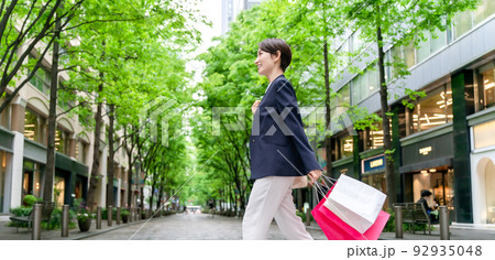 ショッピング 女性 ショッピング 女性 92935048