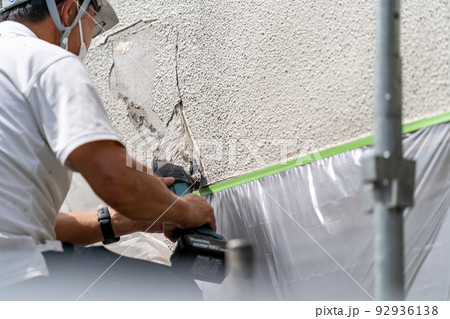 建設現場 外壁補修工事 マルチツール 建設現場 外壁補修工事 マルチツール 92936138