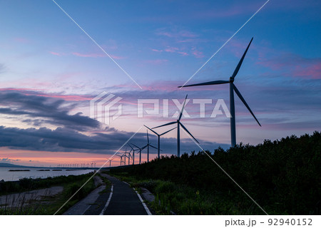 男鹿半島の風車群の写真素材 [92940152] - PIXTA