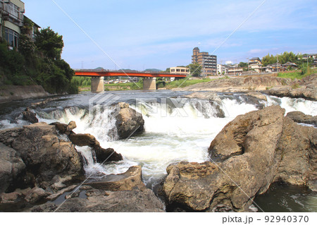 激流と奇岩怪岩の闘竜灘 92940370