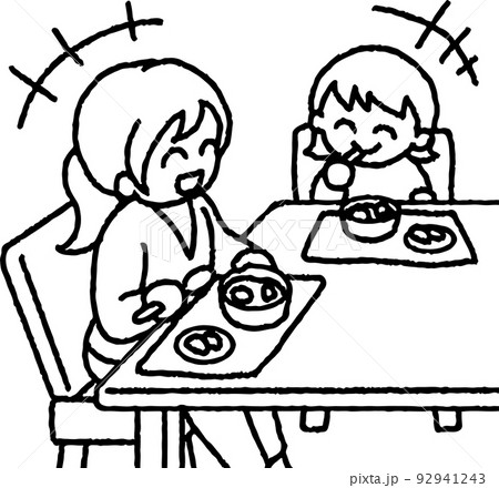 笑いあって食事をする女の子と女性のイラスト 92941243