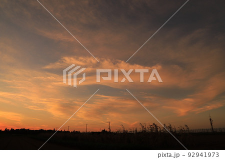 夕焼け空と夕焼け雲 夕焼け空と夕焼け雲 92941973