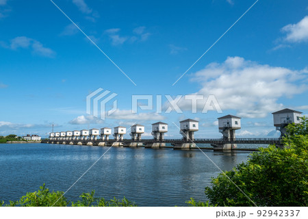 八郎潟防潮水門 八郎潟防潮水門 92942337